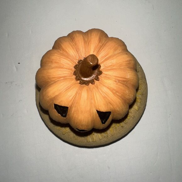 Our America Jack-O-Lantern Pumpkin Straw Halloween Fall Decor Candle Topper - Picture 2 of 6